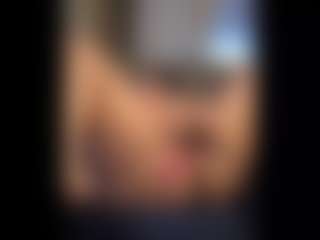 Honestlyfux's Live Sex Cam Show