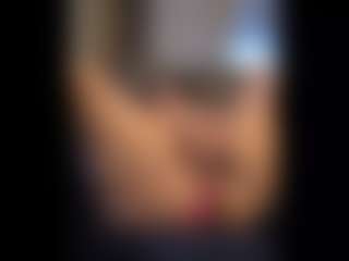 Honestlyfux's Live Sex Cam Show