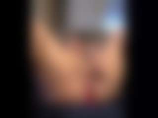 Honestlyfux's Live Sex Cam Show
