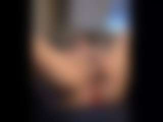 Honestlyfux's Live Sex Cam Show