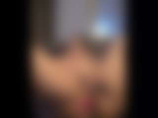 Honestlyfux's Live Sex Cam Show
