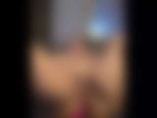 Honestlyfux's Live Sex Cam Show