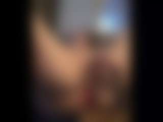 Honestlyfux's Live Sex Cam Show