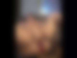Honestlyfux's Live Sex Cam Show