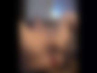 Honestlyfux's Live Sex Cam Show
