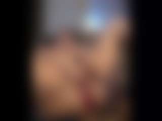 Honestlyfux's Live Sex Cam Show