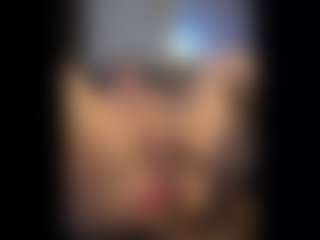 Honestlyfux's Live Sex Cam Show