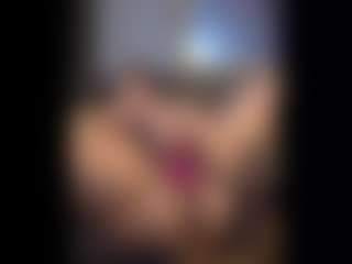 Honestlyfux's Live Sex Cam Show