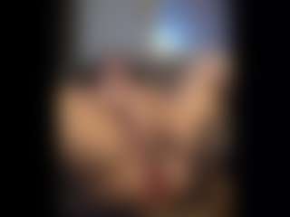 Honestlyfux's Live Sex Cam Show