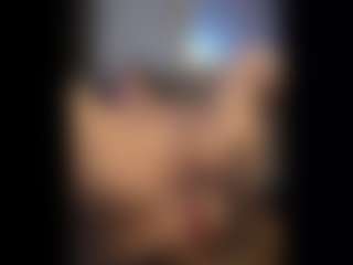 Honestlyfux's Live Sex Cam Show