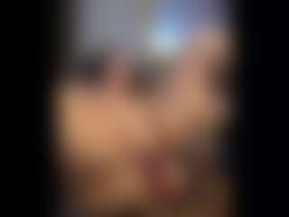 Honestlyfux's Live Sex Cam Show