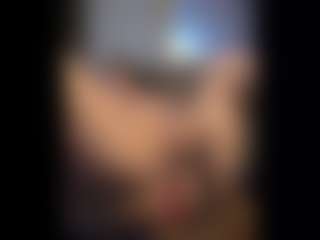 Honestlyfux's Live Sex Cam Show