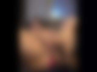 Honestlyfux's Live Sex Cam Show