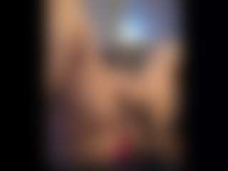 Honestlyfux's Live Sex Cam Show