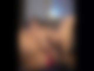 Honestlyfux's Live Sex Cam Show