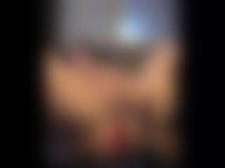 Honestlyfux's Live Sex Cam Show
