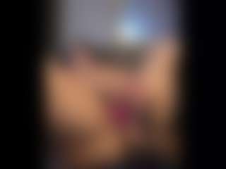 Honestlyfux's Live Sex Cam Show