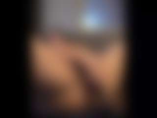 Honestlyfux's Live Sex Cam Show