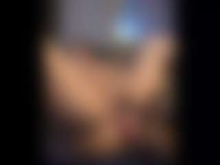 Honestlyfux's Live Sex Cam Show