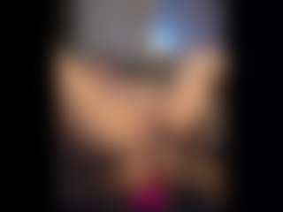 Live cam show with Honestlyfux - HD Big Tits on Livezox