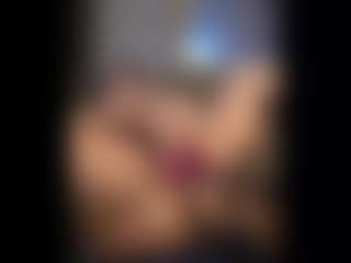 Honestlyfux's Live Sex Cam Show