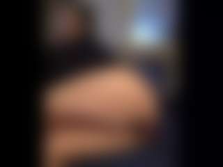 Honestlyfux's Live Sex Cam Show