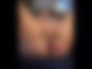Honestlyfux's Live Sex Cam Show