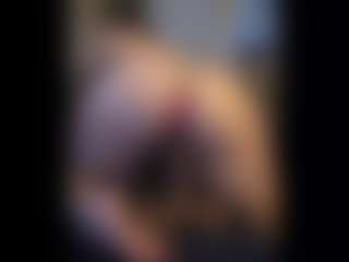 Honestlyfux's Live Sex Cam Show
