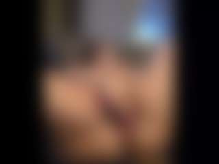Live cam show with Honestlyfux - Wet on Camsoda