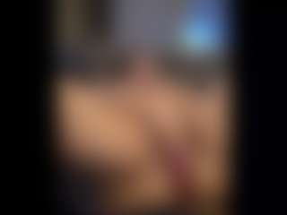 Honestlyfux's Live Sex Cam Show