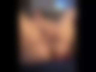 Honestlyfux's Live Sex Cam Show