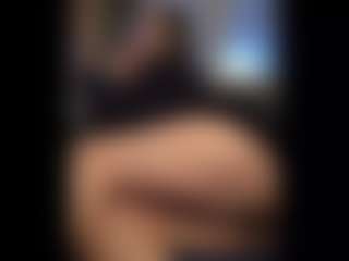 Honestlyfux's Live Sex Cam Show