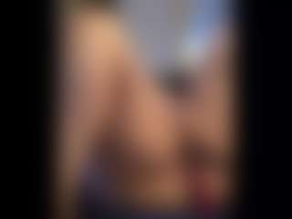 Honestlyfux's Live Sex Cam Show