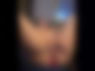 Honestlyfux's Live Sex Cam Show