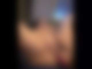 Honestlyfux's Live Sex Cam Show
