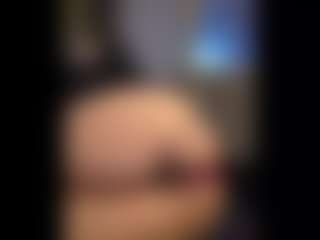 Honestlyfux's Live Sex Cam Show