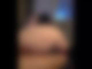 Honestlyfux's Live Sex Cam Show