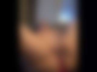 Honestlyfux's Live Sex Cam Show