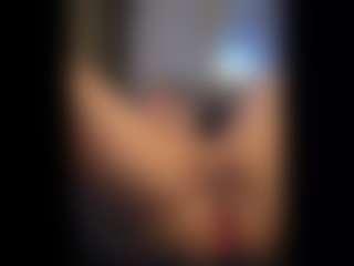 Honestlyfux's Live Sex Cam Show