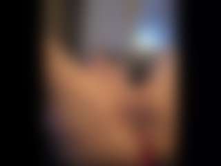 Honestlyfux's Live Sex Cam Show