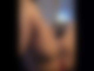 Honestlyfux's Live Sex Cam Show