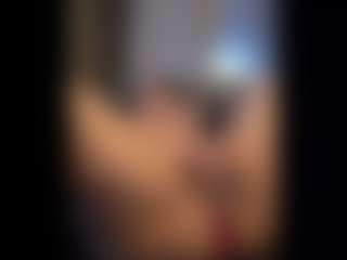 Honestlyfux's Live Sex Cam Show