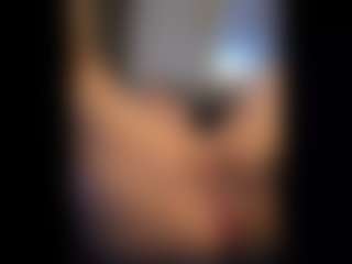 Honestlyfux's Live Sex Cam Show
