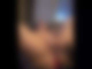 Honestlyfux's Live Sex Cam Show