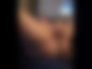 Live cam show with Honestlyfux - Strip MILF on dropp.cam