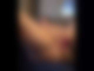 Honestlyfux's Live Sex Cam Show