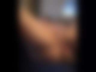 Honestlyfux's Live Sex Cam Show