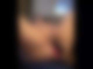 Honestlyfux's Live Sex Cam Show