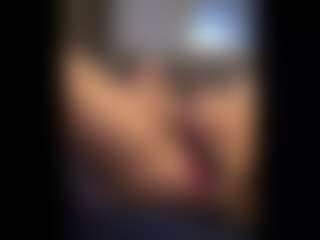 Honestlyfux's Live Sex Cam Show