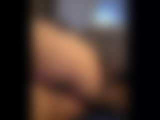 Honestlyfux's Live Sex Cam Show